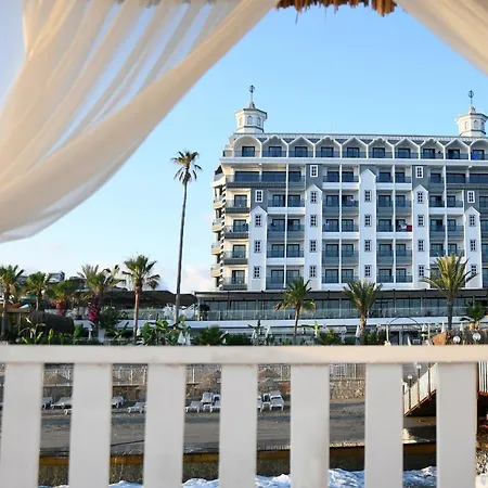 Aria & Ultra Hotel 5*