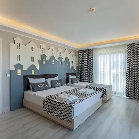 Aria & Ultra Hotel 5*